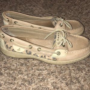 Women’s size 7.5 sperrys